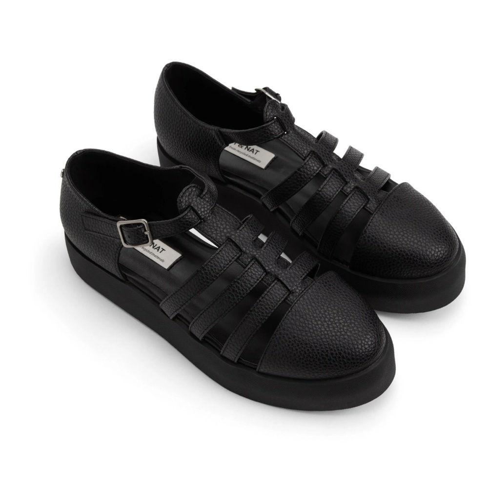 Matt & Nat Black Flats Sleek Design